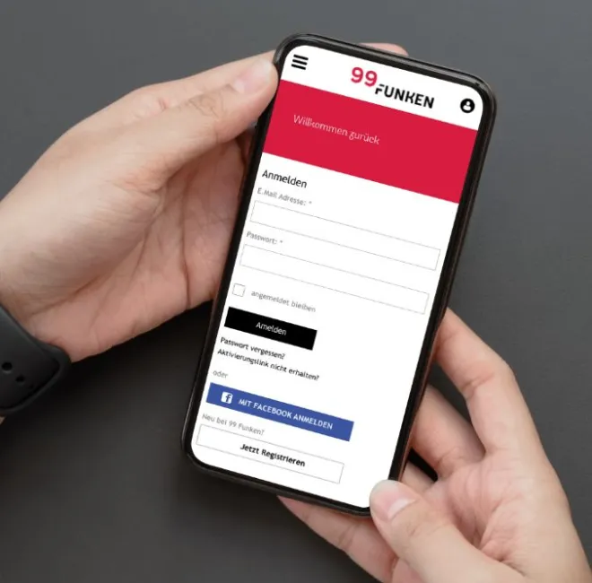 Ein Smartphone ist zu sehen, welches die mobile Ansicht von 99 Funken gestartet hat.